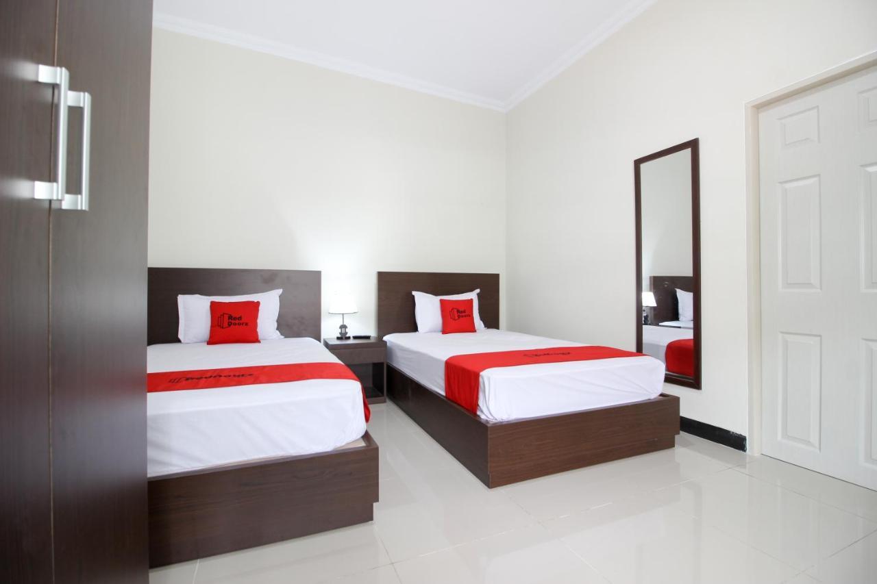 Reddoorz Syariah Plus @ Jakal Bawah 3 Kejayan Εξωτερικό φωτογραφία